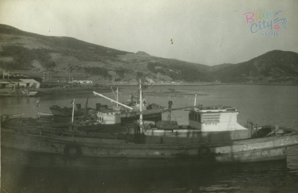 생활풍경(포구에 있는 통통배)