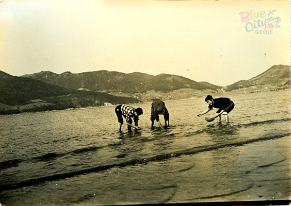 생활풍경(조개잡이하는 소년들)