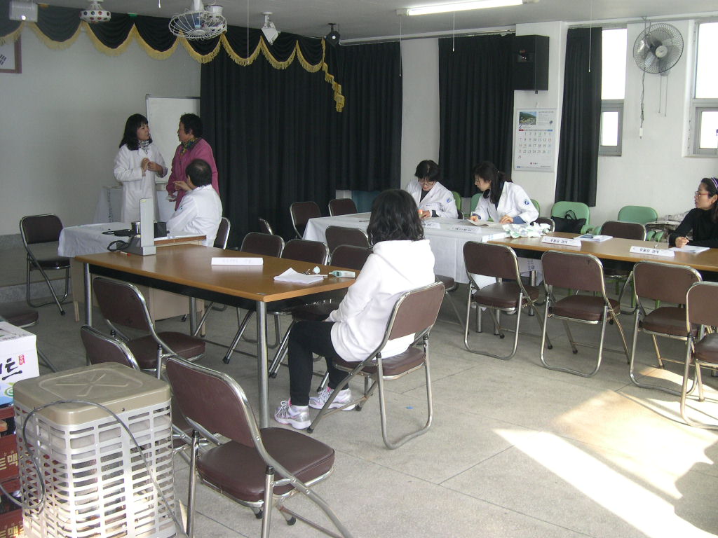 하둔마을 봉사활동중인 행복봉사단