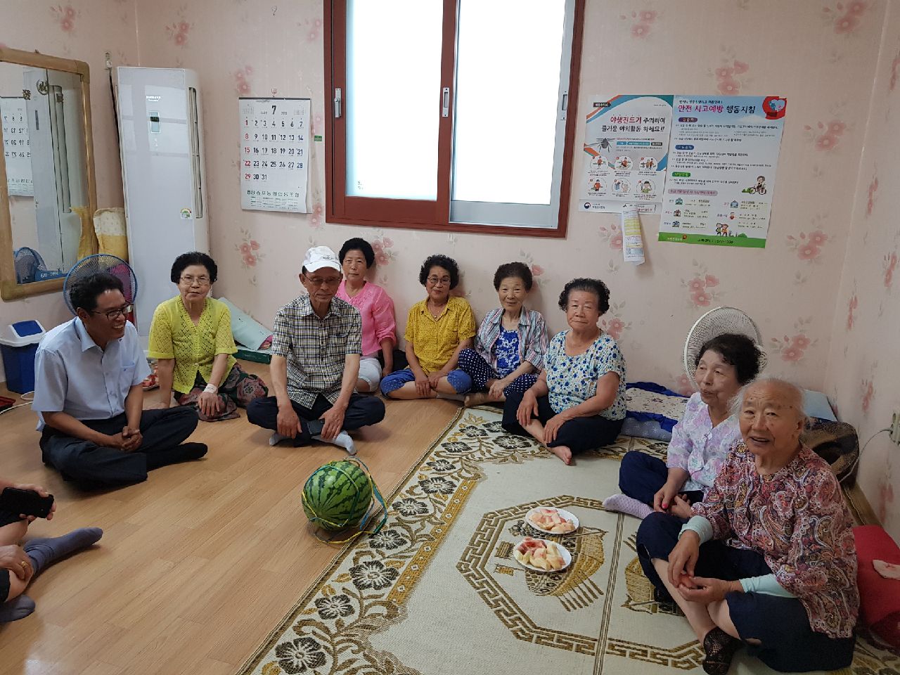 장승포동, 무더위 쉼터 경로당 시설점검 및 위문