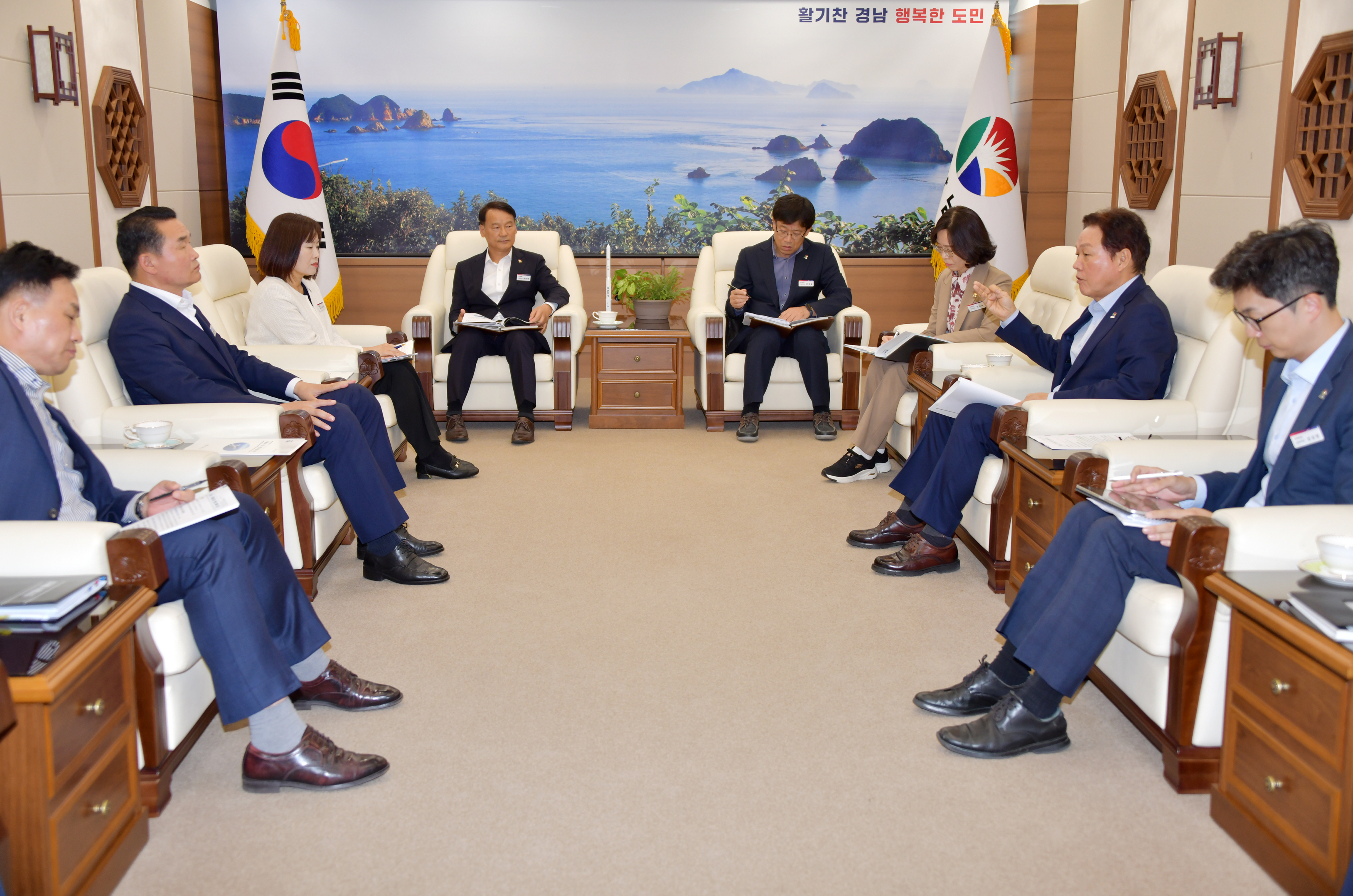 거가대교 통행료 할인, 한-아세안 국가정원 조성, 경남도립미술관 거제분관 설치 등 현안사업 건의 도지사 면담 현장