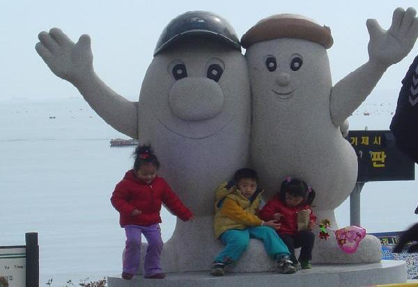 학동 흑진주 몽돌해변 이미지